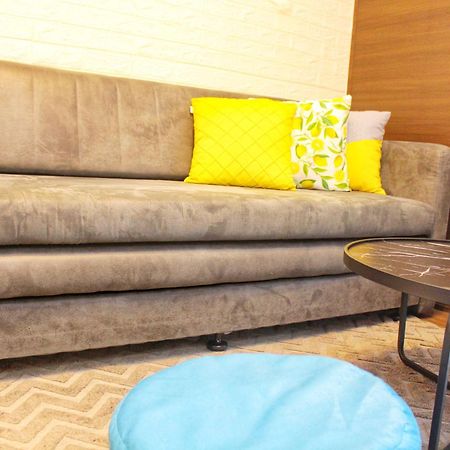 Stylish&Comfort Unit With Balcony In Air Makati Makati City Bagian luar foto