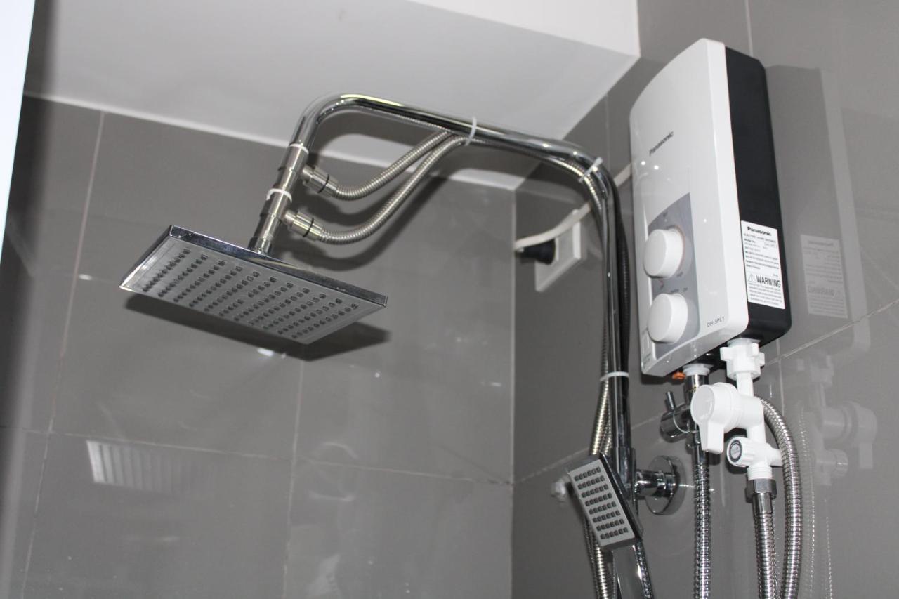 Stylish&Comfort Unit With Balcony In Air Makati Makati City Bagian luar foto