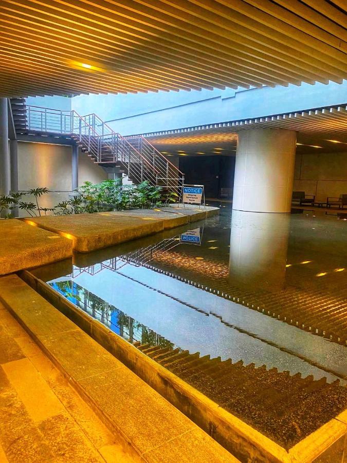 Stylish&Comfort Unit With Balcony In Air Makati Makati City Bagian luar foto