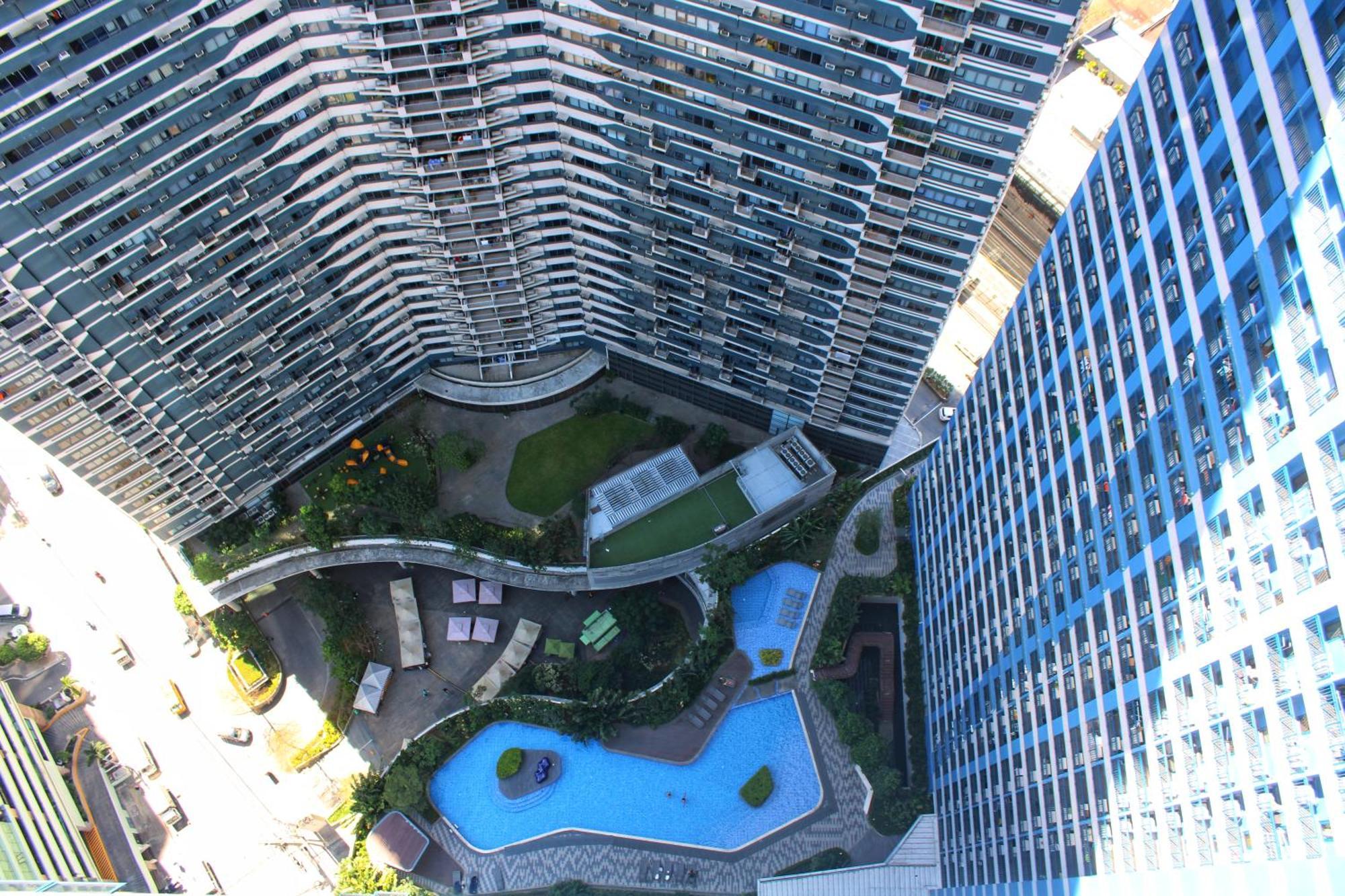 Stylish&Comfort Unit With Balcony In Air Makati Makati City Bagian luar foto